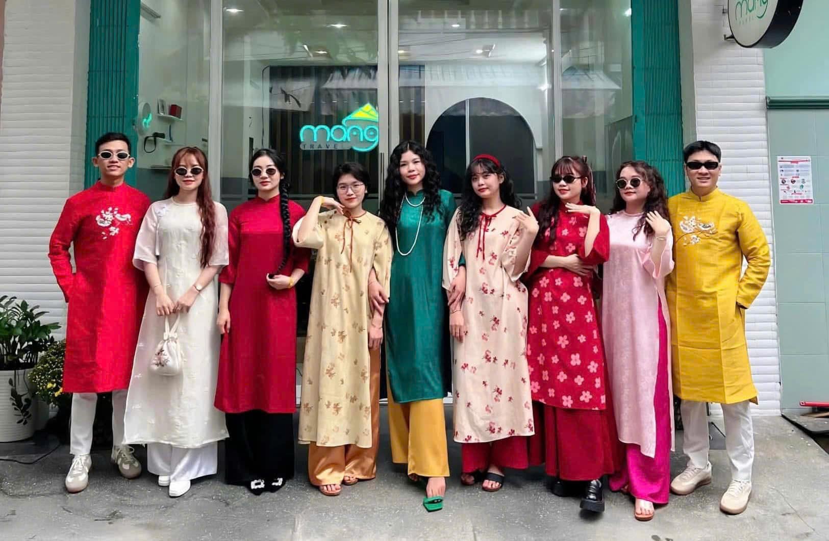 Các thành viên tại Măng Travel